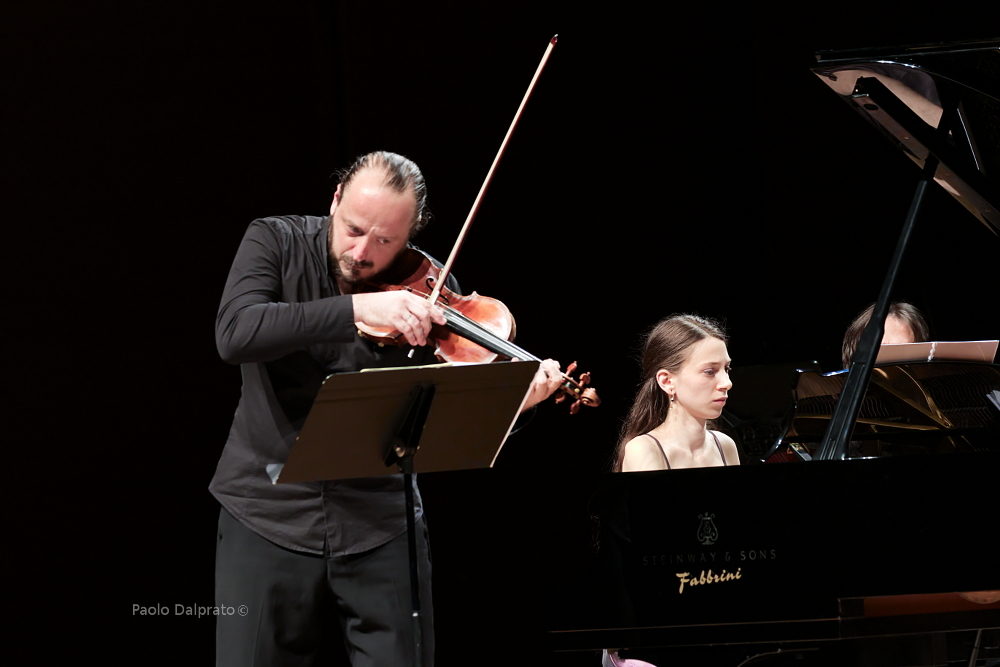 Luca Santaniello -primo violino- e Carlotta Lusa -piano e celesta- de laVerdi - foto Paolo Dalprato